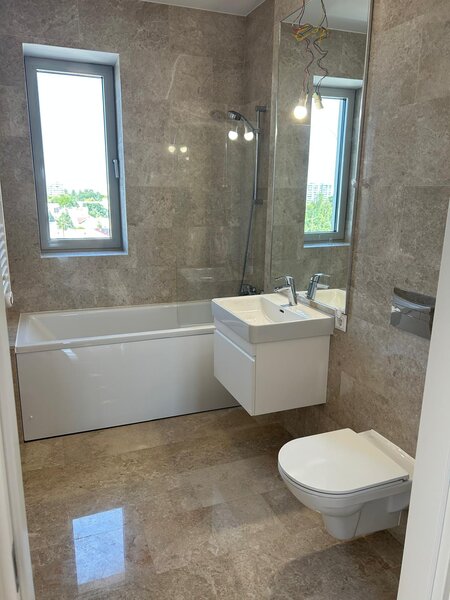 Domenii, Expozitiei, Luxuria Residence